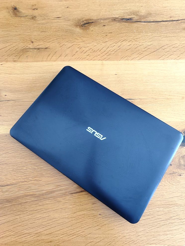 Asus x555L i5 islemcili laptop