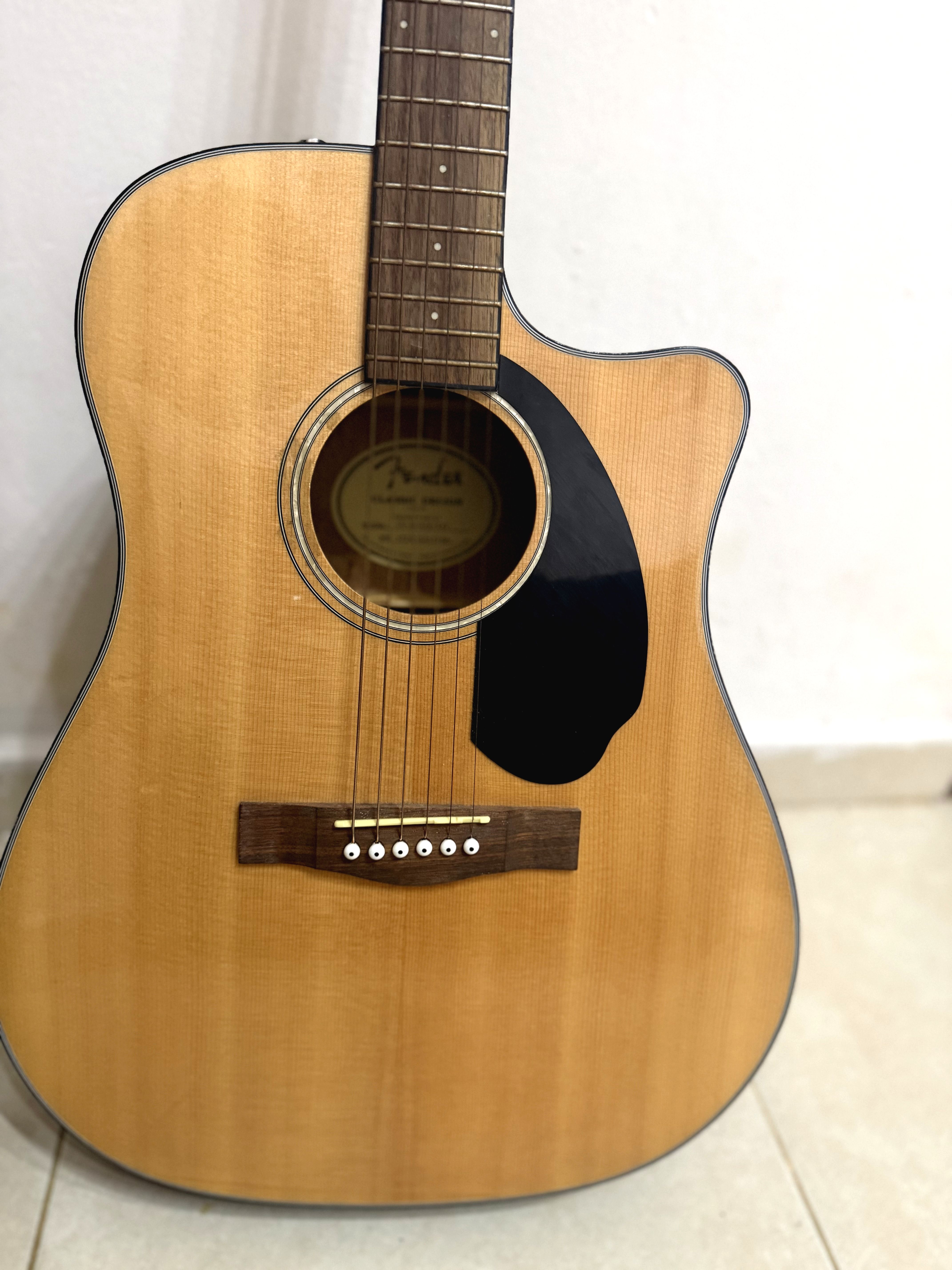 Fender CD-60SCE Akustik gitar