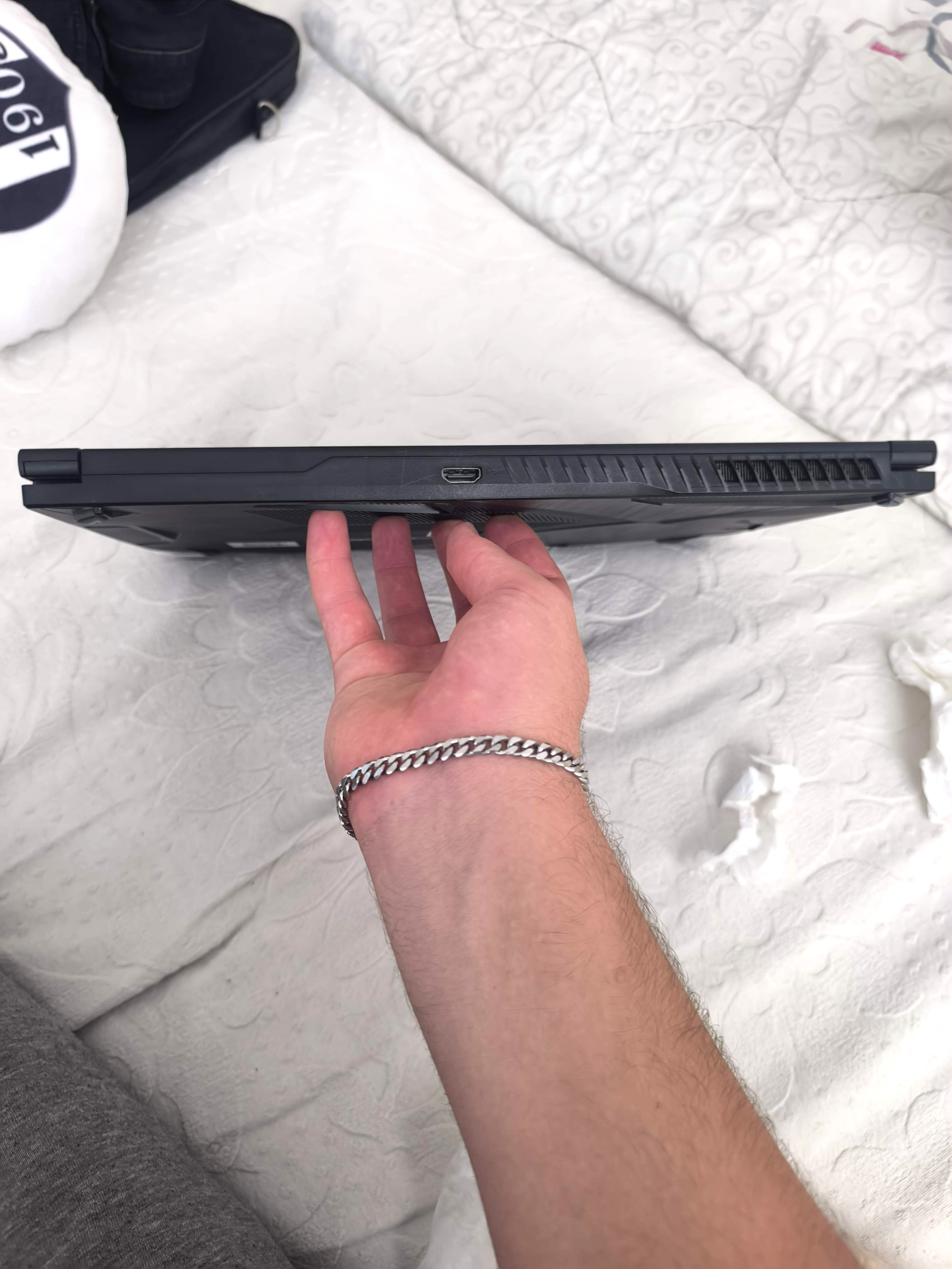 Msı gf63 thin 11 ac gaming laptop