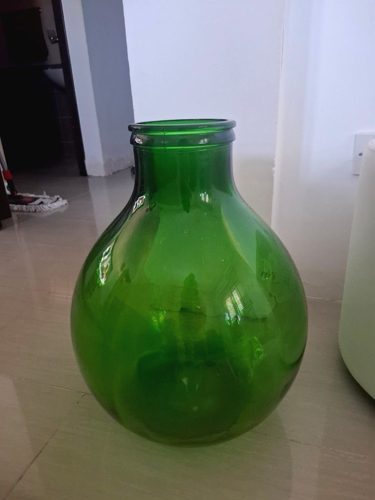 Büyük Boy Dekoratif Yeşil Cam Şişe / Döküm Cam Yağ Şişesi – 22litre